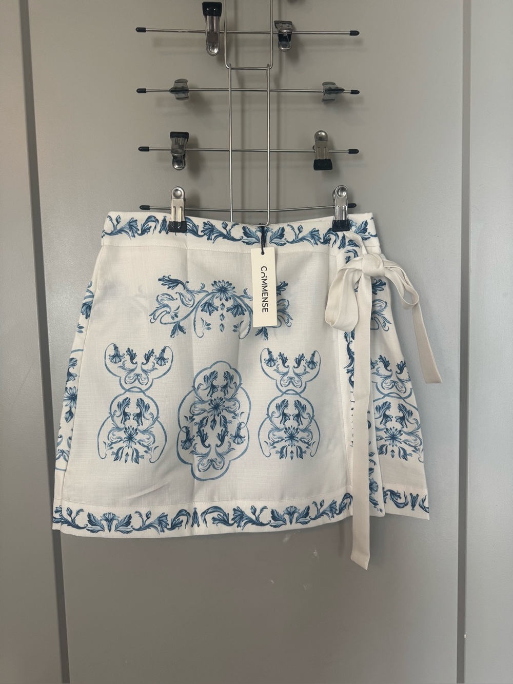Commense White and Blue Printed Wrap Skirt, size small, NWT